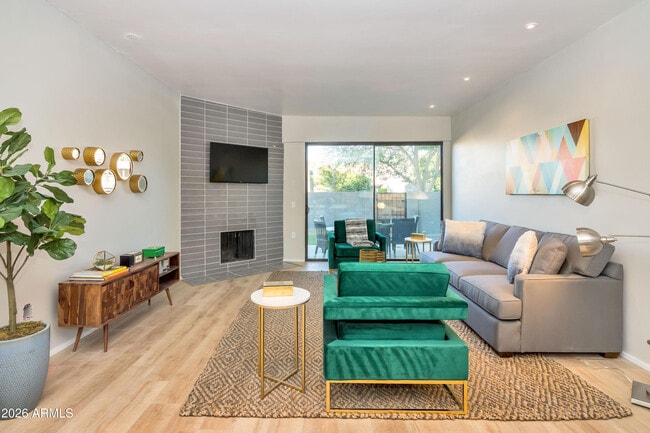 Building Photo - 7599 E Pleasant Run