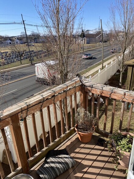 Building Photo - 18 Alerica Ln