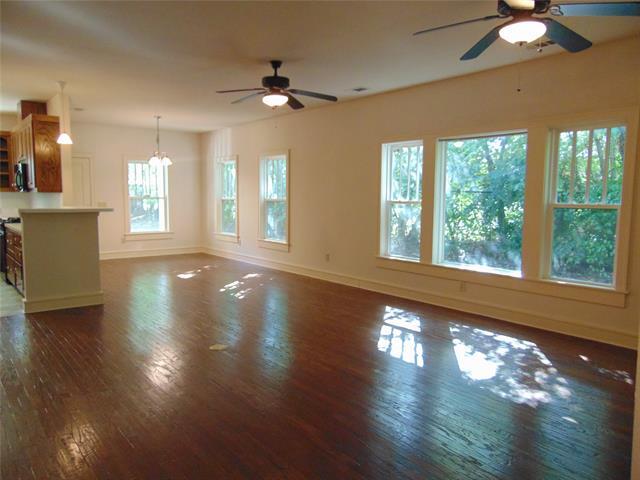 Building Photo - 10306 Country Club Dr