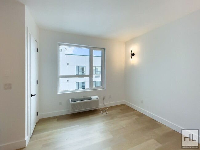 Building Photo - Crown Heights / Sunlit Studio 1-Bath / New...