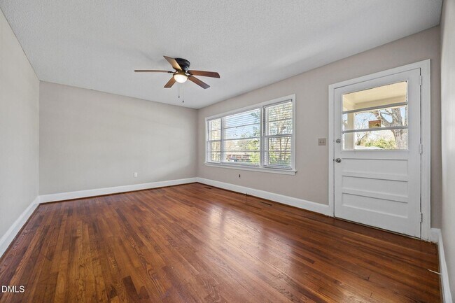 Building Photo - 1208 S 9th St