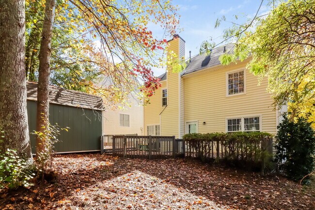 Building Photo - 1769 Bertram Ln SW