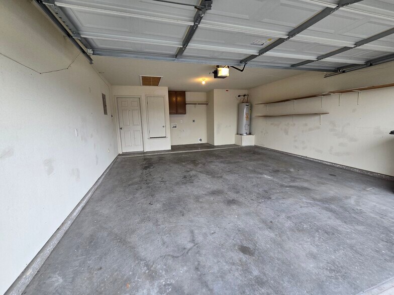 Building Photo - 3414 Logsdon St