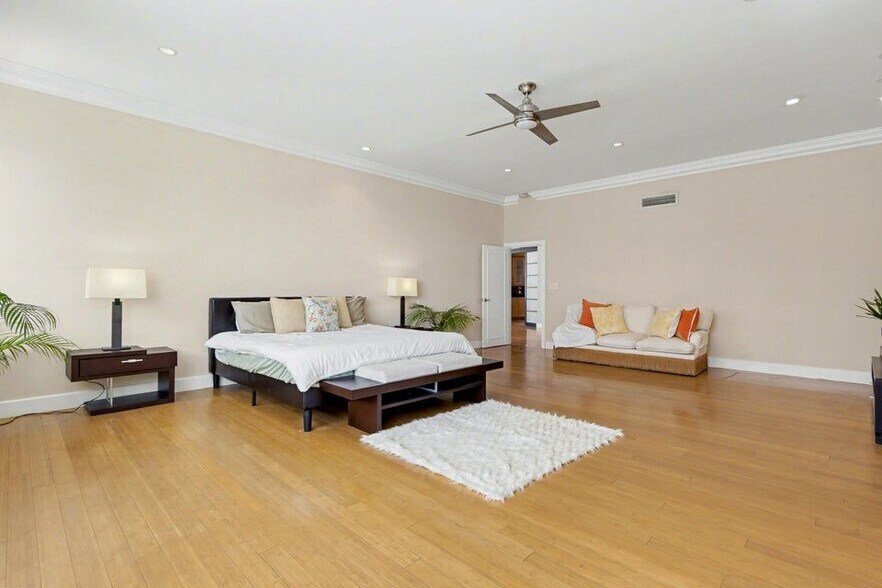 Building Photo - 3430 Galt Ocean Dr