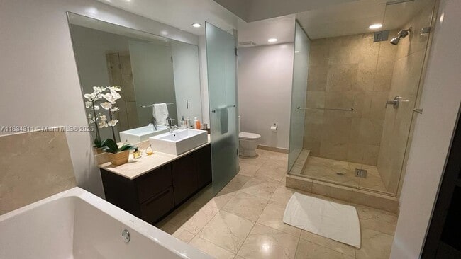 Building Photo - 200 Sunny Isles Blvd