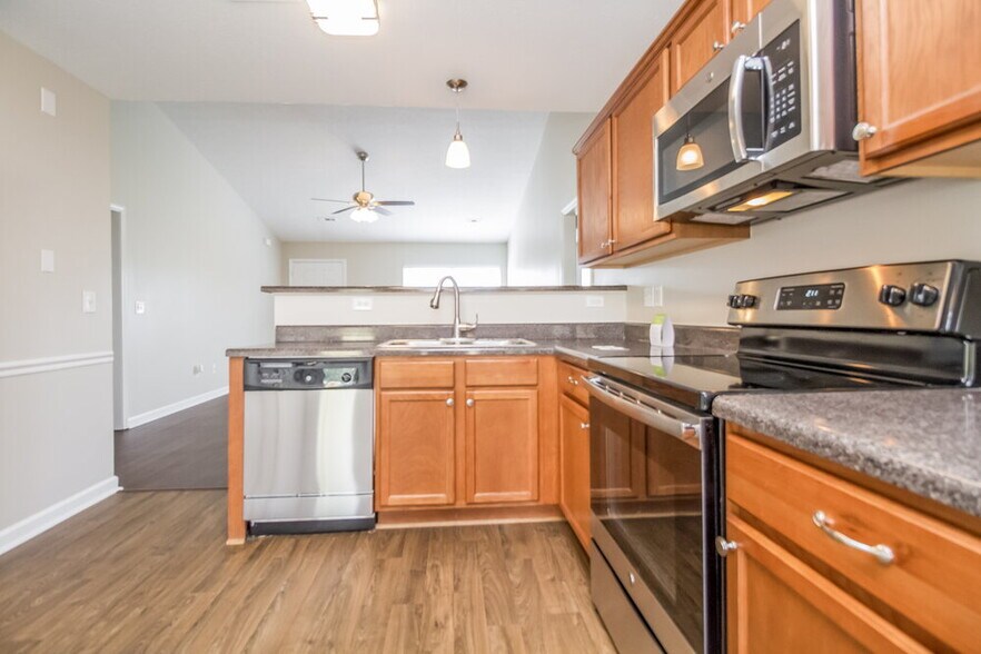 Building Photo - 3014 Deer Trail Dr