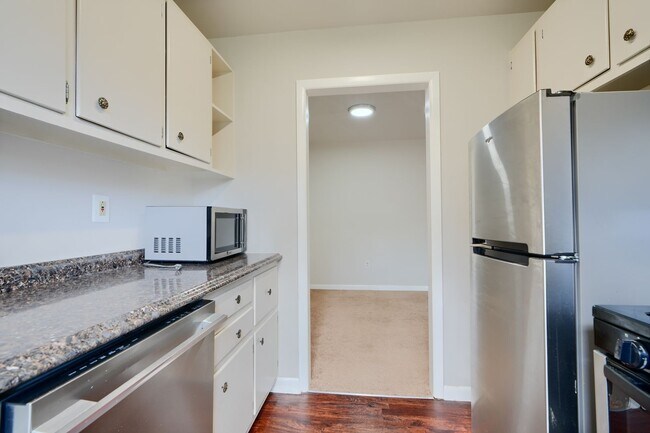 Building Photo - 1 Bed 1 Bath Home for Rent in Rockville, MD- INCLUDES GAS/HEAT AND WATER