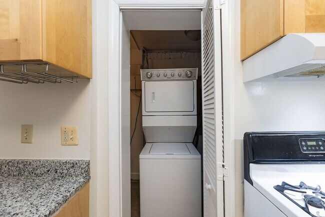 Building Photo - 2013 4th St NW