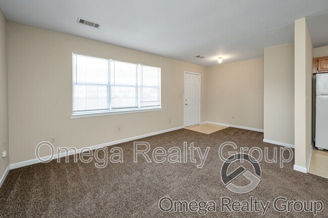 Building Photo - 484 Grey Hill Rd