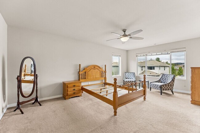 Building Photo - Perfect and Picturesque and Furnished!