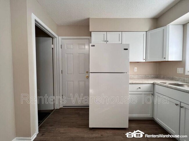 Building Photo - 3012 Raccoon St