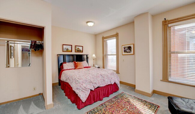 Building Photo - 705 Bryden Rd