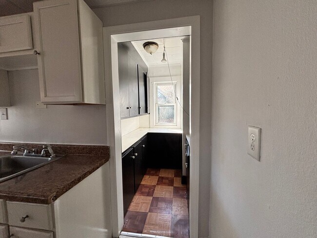 Building Photo - 114 Groveland St