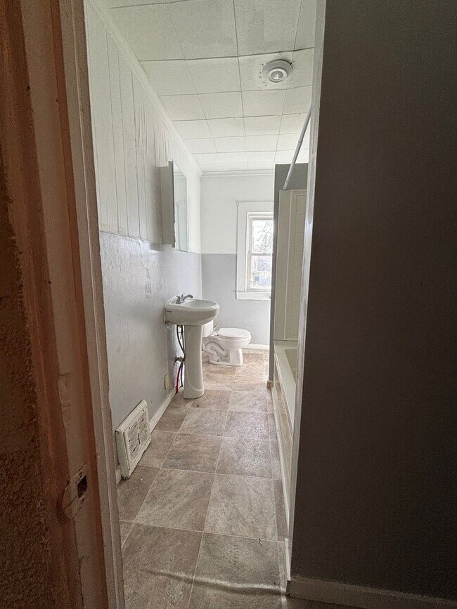 Building Photo - 3 Bedroom -Duplex