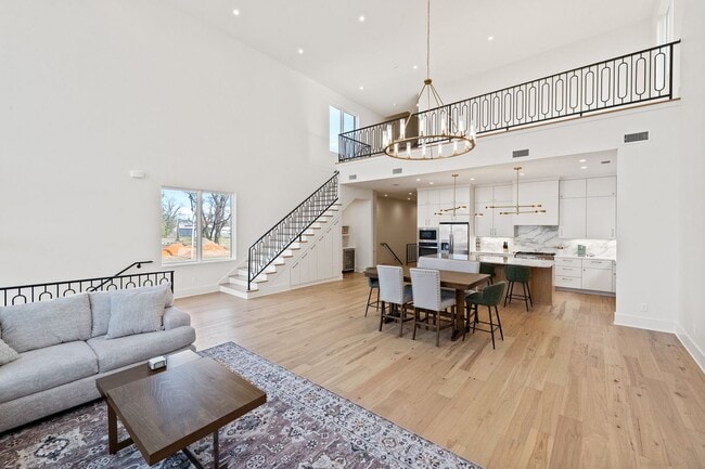 Building Photo - Fully Furnished in Argenta!