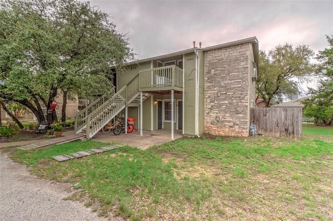 Primary Photo - 400 Hedgewood Dr