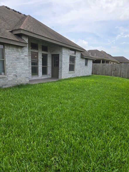 Building Photo - 3711 Timberwood Dr