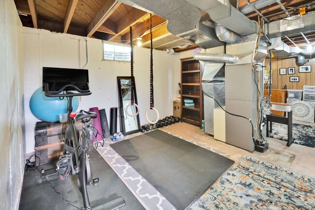 Building Photo - 522 Togstad Glenn