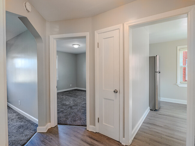 Building Photo - 1293 W Ocean View Ave