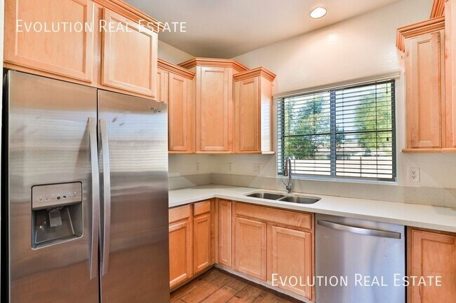 Building Photo - MOVE IN READY! 4 Bedroom Home in La Aldea