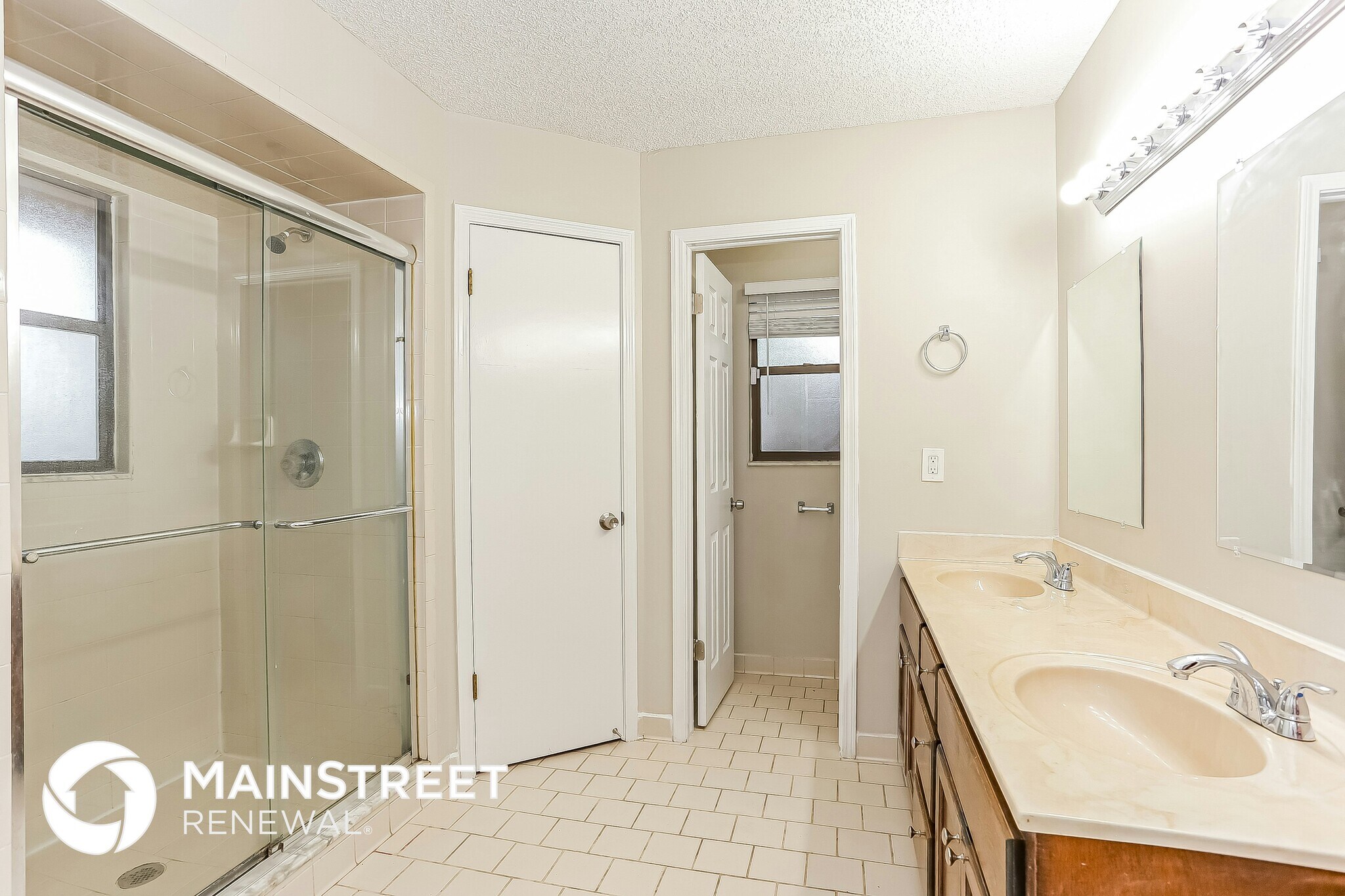 Building Photo - 450 Segovia Dr