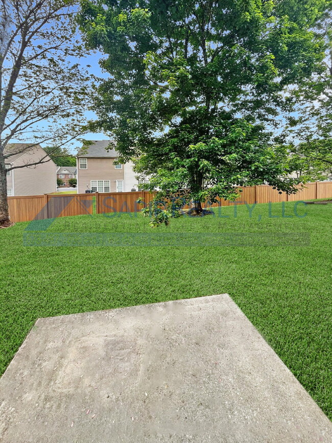 Building Photo - 6060 Capitol Knoll