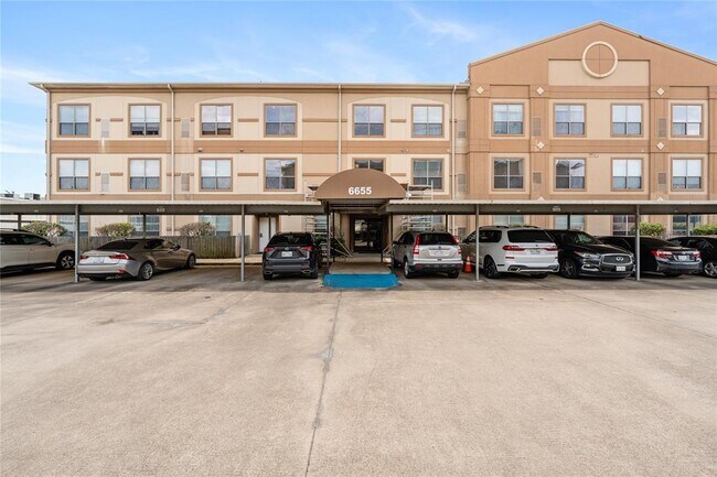 Building Photo - 6655 W Sam Houston Pkwy S