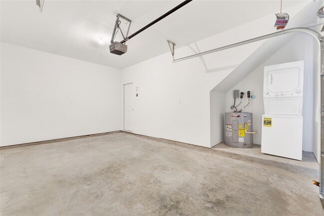 Building Photo - 3238 Frying Pan Place