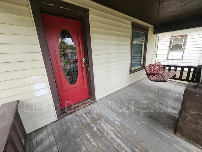 Building Photo - 837 Peach St
