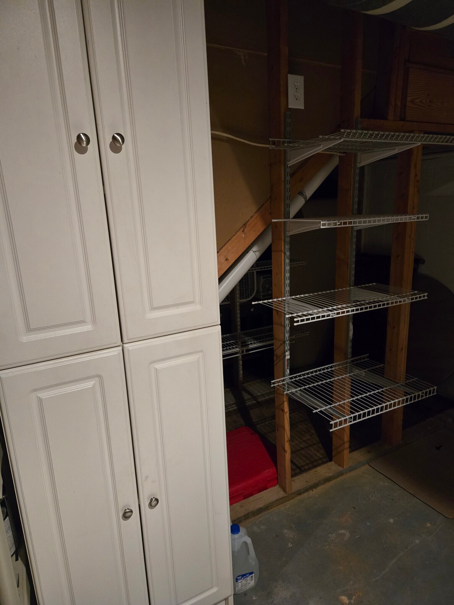 Storage area - 870 Brookfield Pky