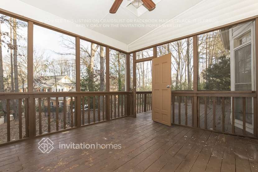Building Photo - 725 Redlion Run