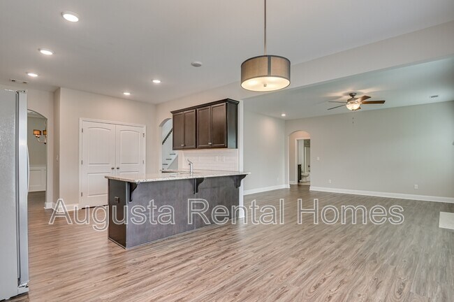Building Photo - 1110 George W Crawford Dr