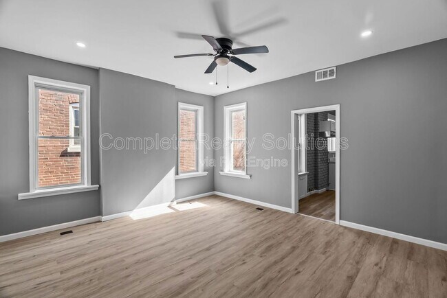 Building Photo - 3456 Chippewa St