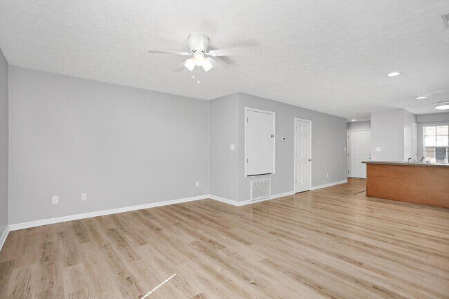 Building Photo - 6622 S Wilson Rd