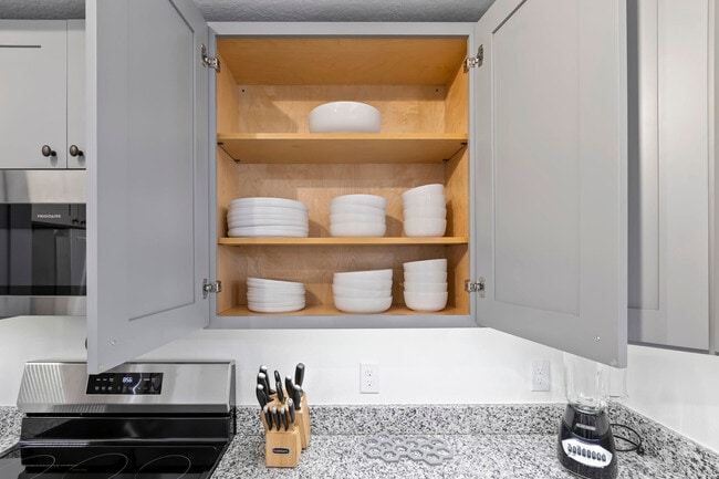 Building Photo - 701 Pilot Ln