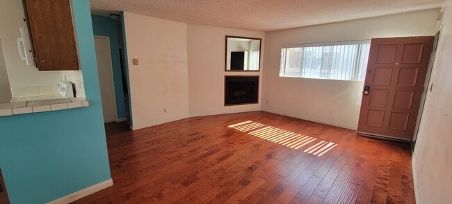 Building Photo - 32 18th Ave
