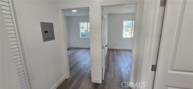 Building Photo - 833 E 92nd St