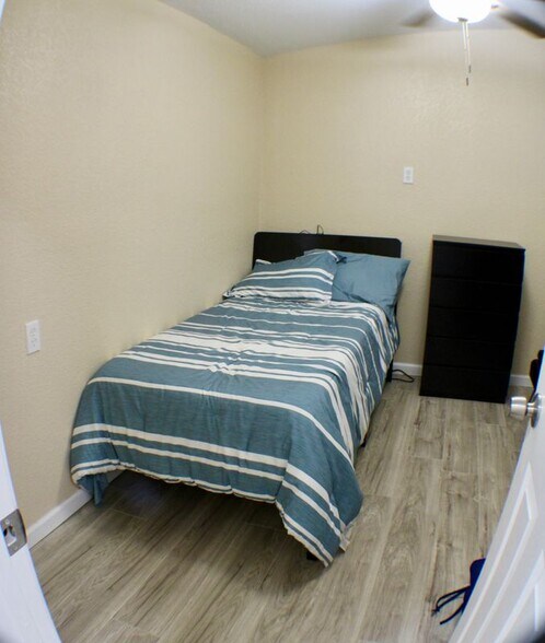 Building Photo - 1141 Katy St