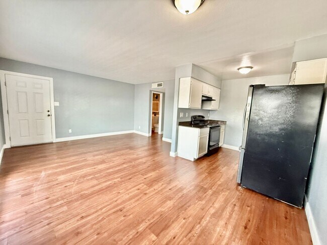 Building Photo - 1458 Silver Mesa Cir