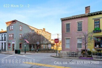 Building Photo - 622 Main St