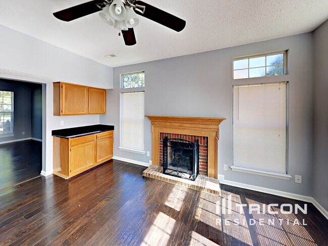 Building Photo - 2906 Laurel Wood Dr