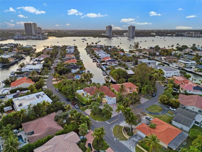 Building Photo - 3401 NE 165th St