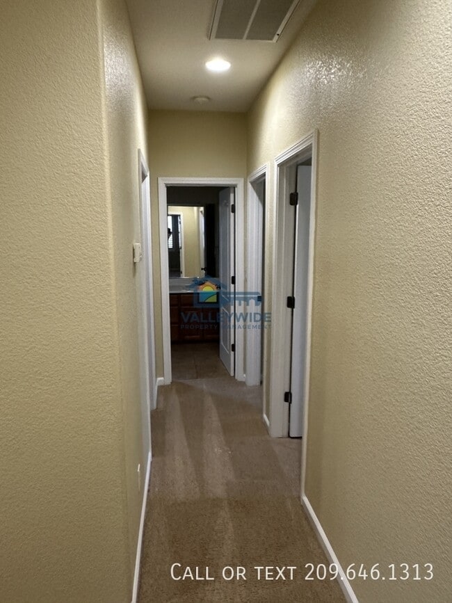 Building Photo - 2704 Acapulco Way