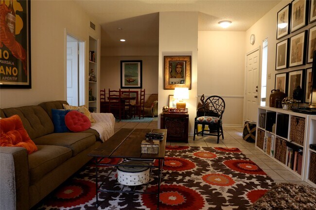 Building Photo - 5718 Val Verde St