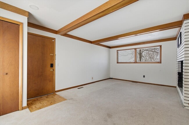 Building Photo - 1510 Barnard Rd