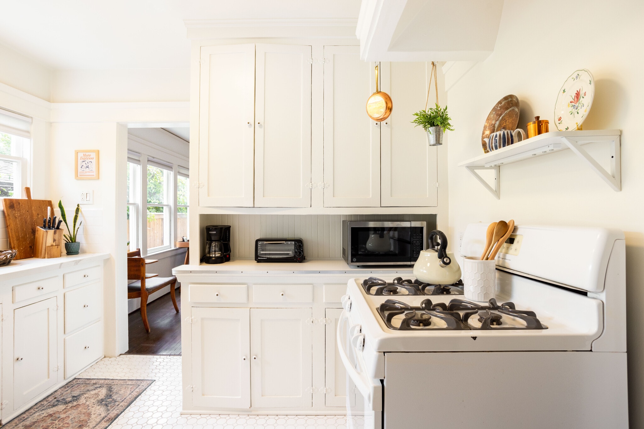 Kitchen - 810 Crestmoore Pl