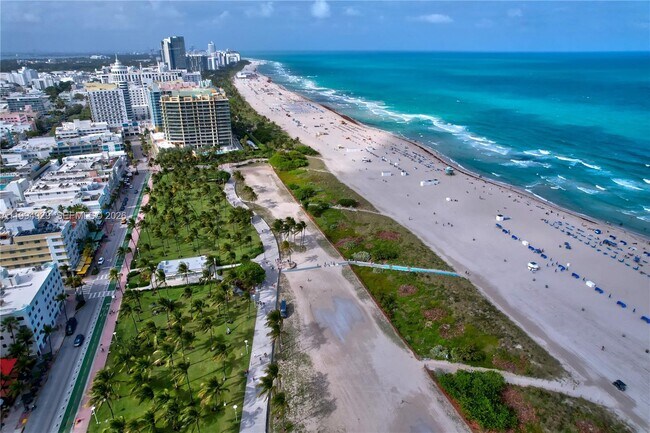 Building Photo - 1255 Collins Ave