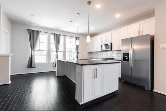 Building Photo - 3108 Roseland Terrace Ln