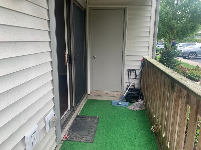 Patio storage room - 505 Ravens Crest Dr
