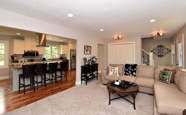 Building Photo - N63W29834 Woodfield Ct
